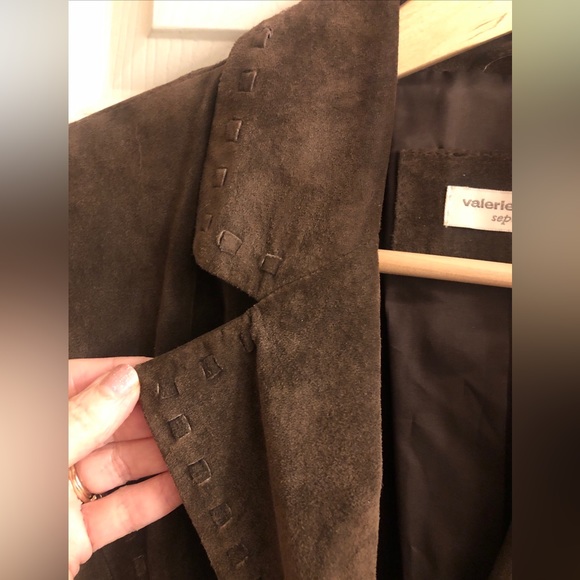 Vintage suede blazer/jacket. 2 button lined. Genuine leather. Front pockets. - Picture 5 of 12